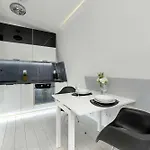 Cosy With Parking & Balcony By Renters 公寓 *