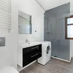 Cosy With Parking & Balcony By Renters 公寓