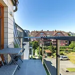 Cosy With Parking & Balcony By Renters 公寓