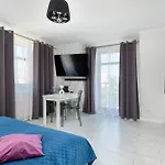 Cosy With Parking & Balcony By Renters 公寓