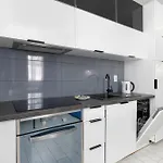 Cosy With Parking & Balcony By Renters 索波特