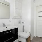 Cosy With Parking & Balcony By Renters 公寓 *