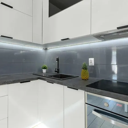 Cosy With Parking & Balcony By Renters * Sopot