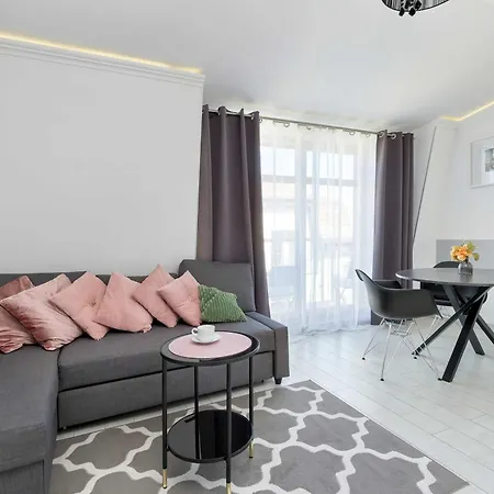 Cosy With Parking & Balcony By Renters Apartman Sopot