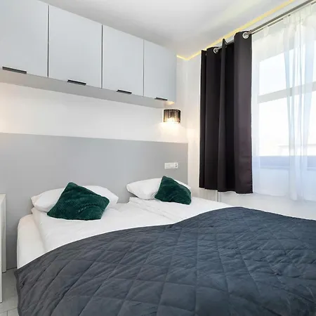 Apartman Cosy With Parking & Balcony By Renters