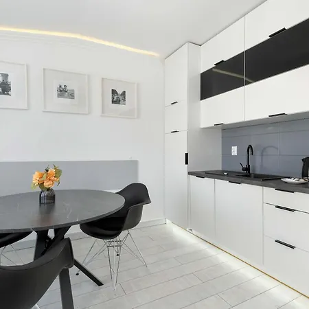 Cosy With Parking & Balcony By Renters Apartman Sopot
